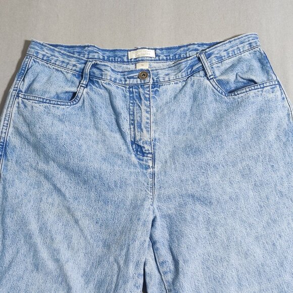 Christopher & Banks Capri Jeans women's size 10 hard washed denim blue high rise - Picture 2 of 13